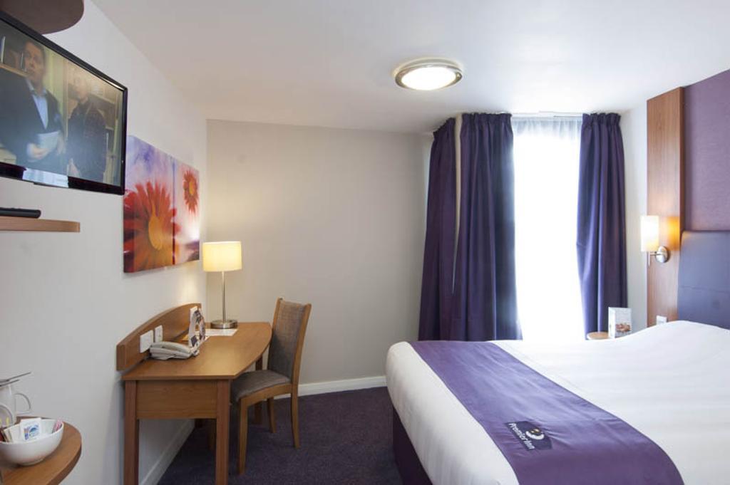 Premier Inn Watford - Croxley Green Δωμάτιο φωτογραφία