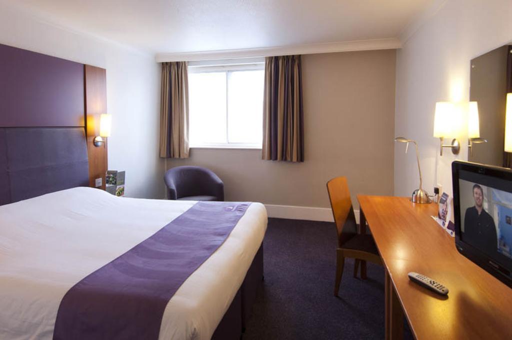 Premier Inn Watford - Croxley Green Δωμάτιο φωτογραφία